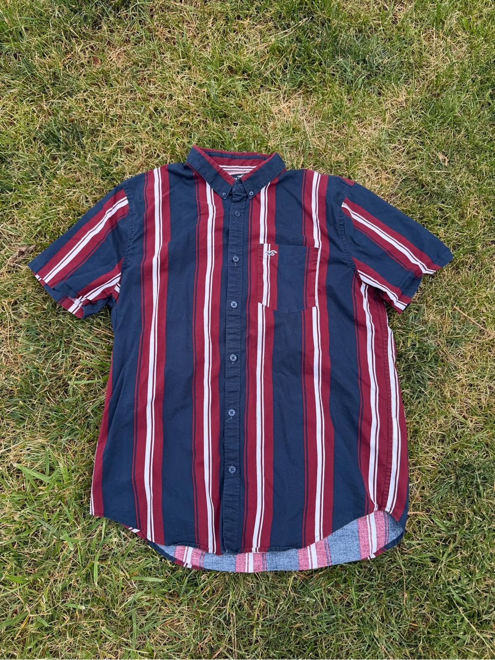 Hollister Men's Short-Sleeve Button-Down Stripe Shirt Size M